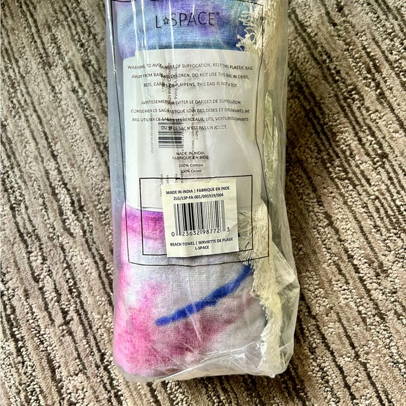 L*Space Tie Dye BOHO Pink Beach, Bath, Swim Towel NWT - Picture 4 of 4